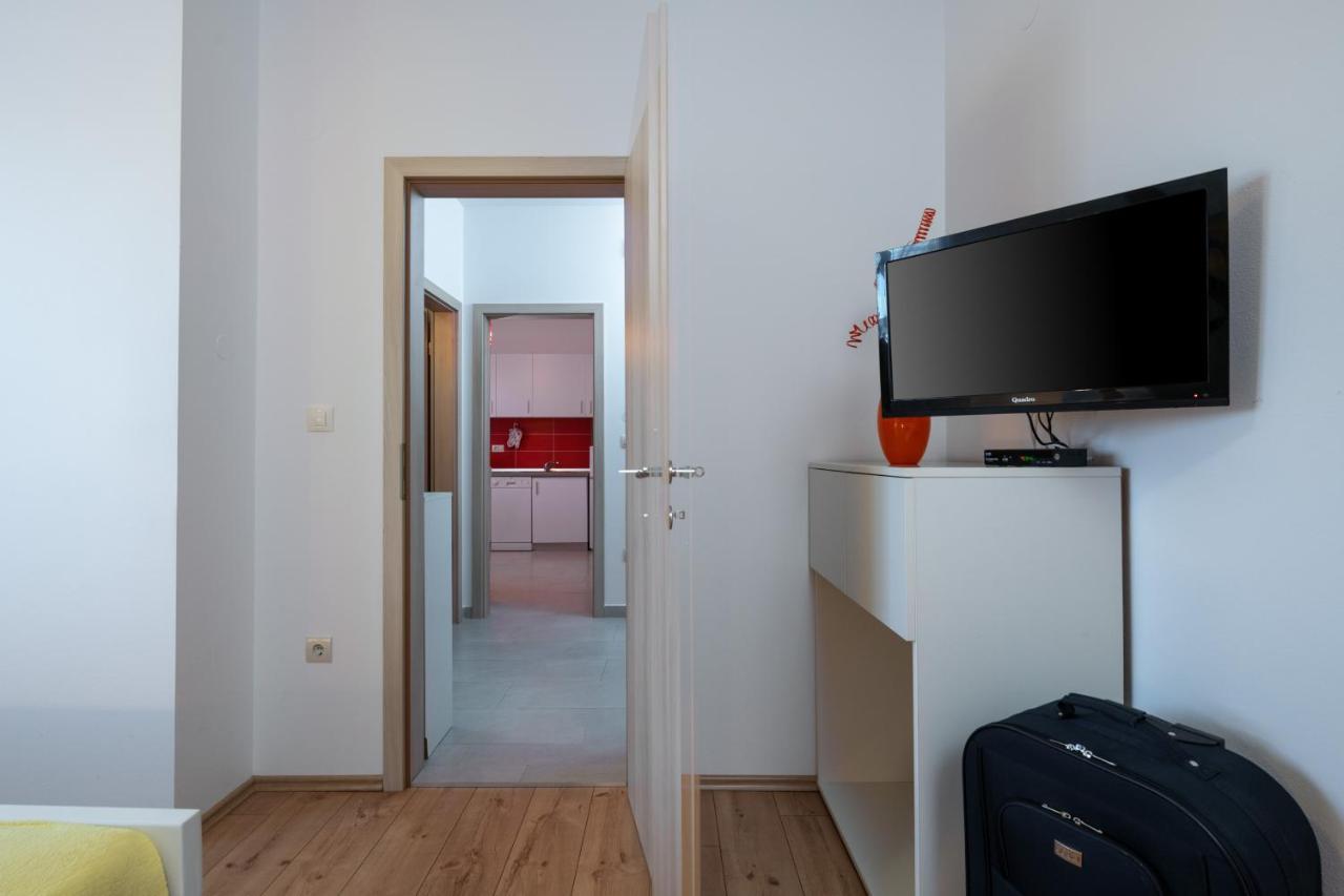 Apartments Greta & Ivona Pula Exterior foto